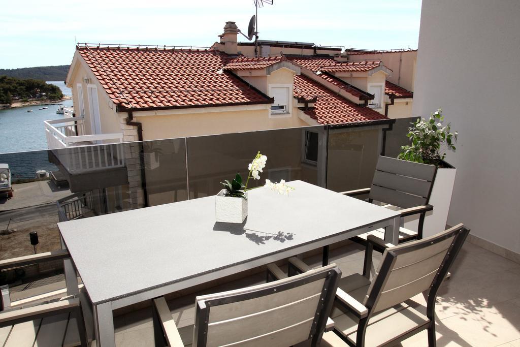Apartments Villa Aquamarie Trogir Exterior foto