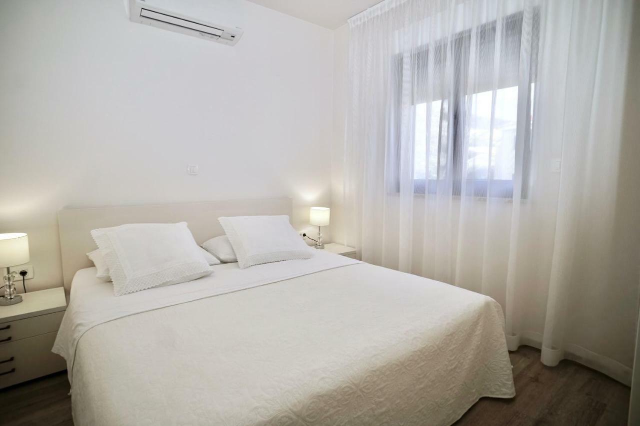 Apartments Villa Aquamarie Trogir Exterior foto